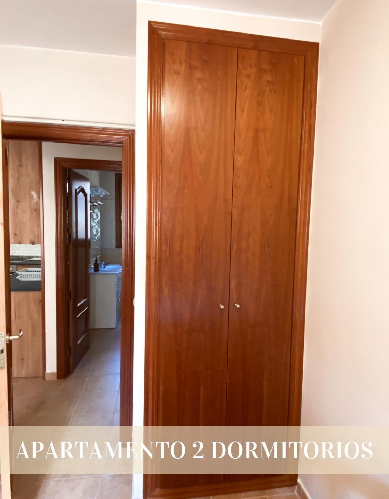 Apolonia, Apartment *