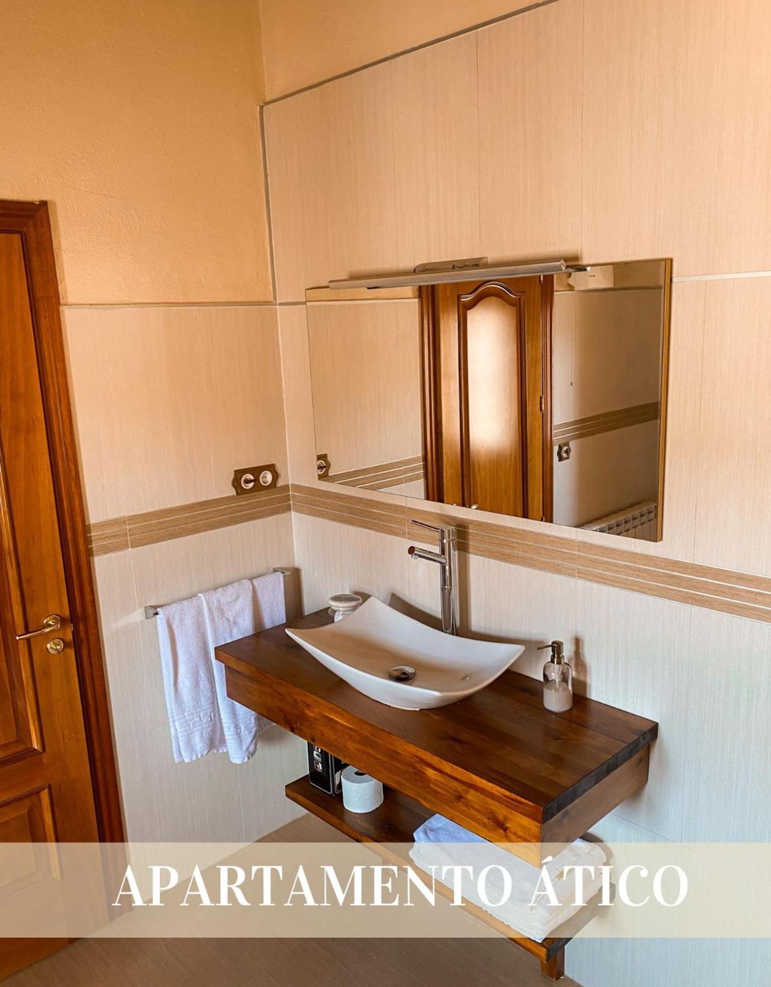 Apolonia, Apartment *